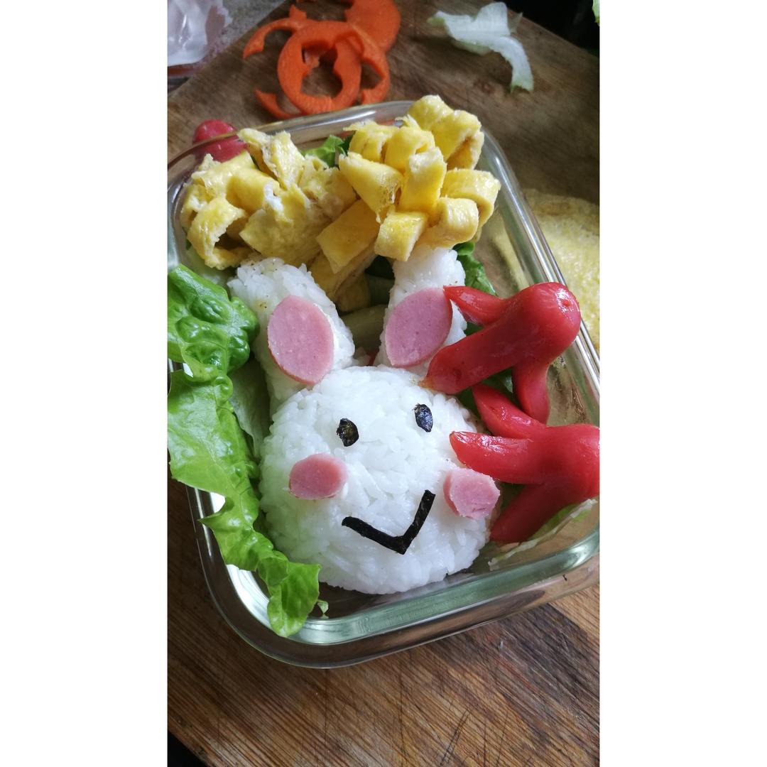 波点耳朵小兔便当