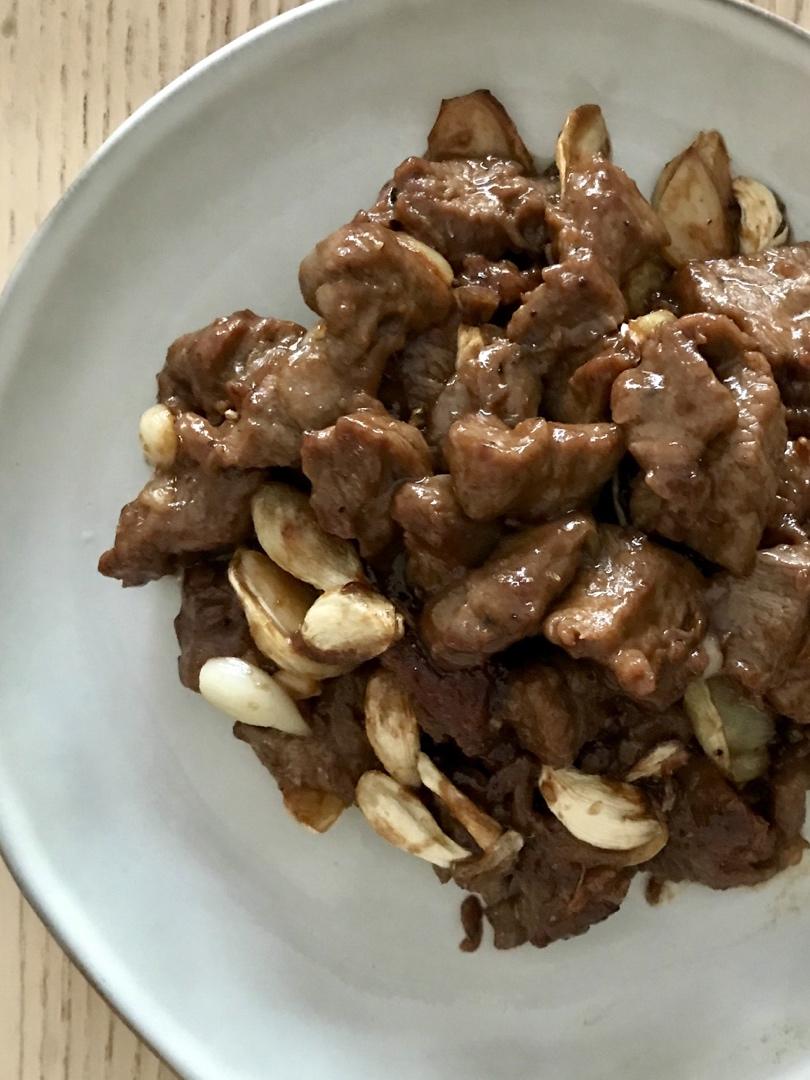 黑蒜子牛肉粒