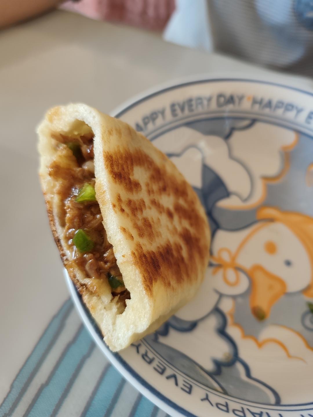 蓬松暄软「发面口袋饼」的做法，万物皆可夹！