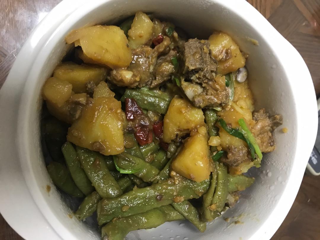 春夏秋冬皆宜：油豆角炖排骨