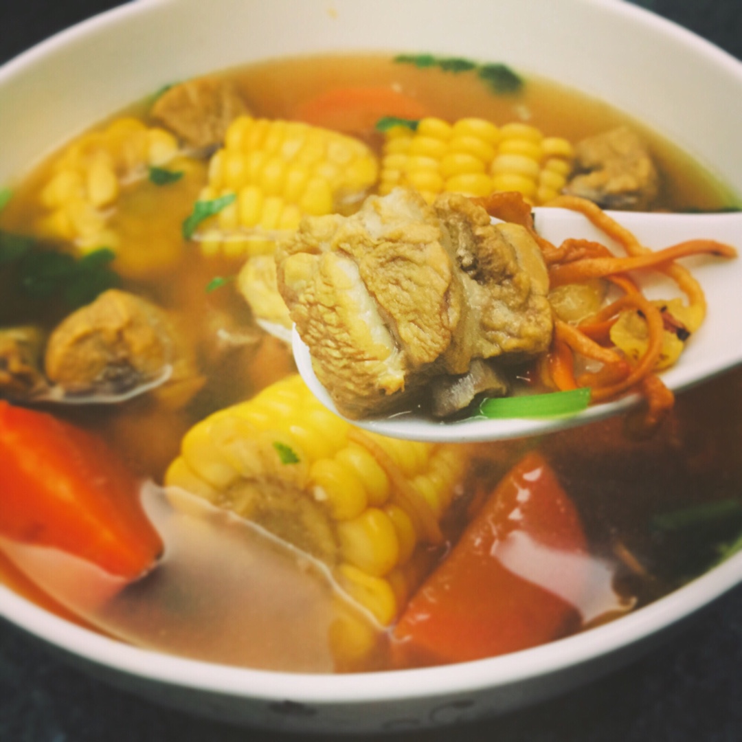 排骨玉米胡萝卜汤