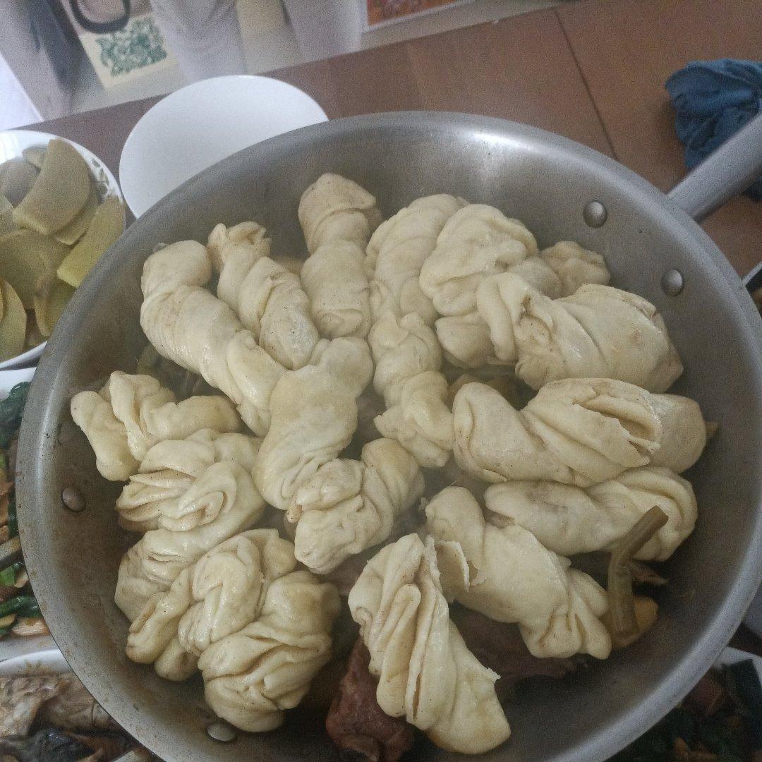懒人一锅烩——排骨扁豆焖卷子