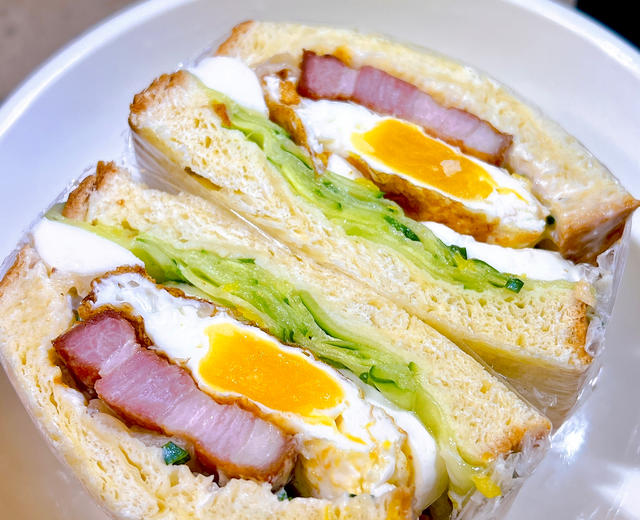 烟熏培根三明治的做法