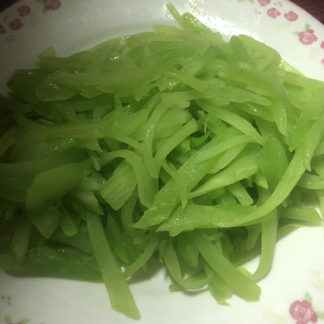 清炒莴笋丝