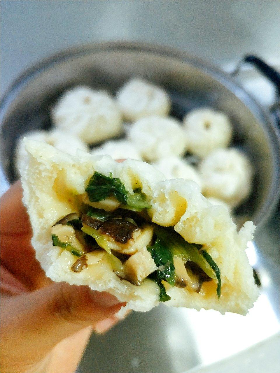 油菜香菇菜包