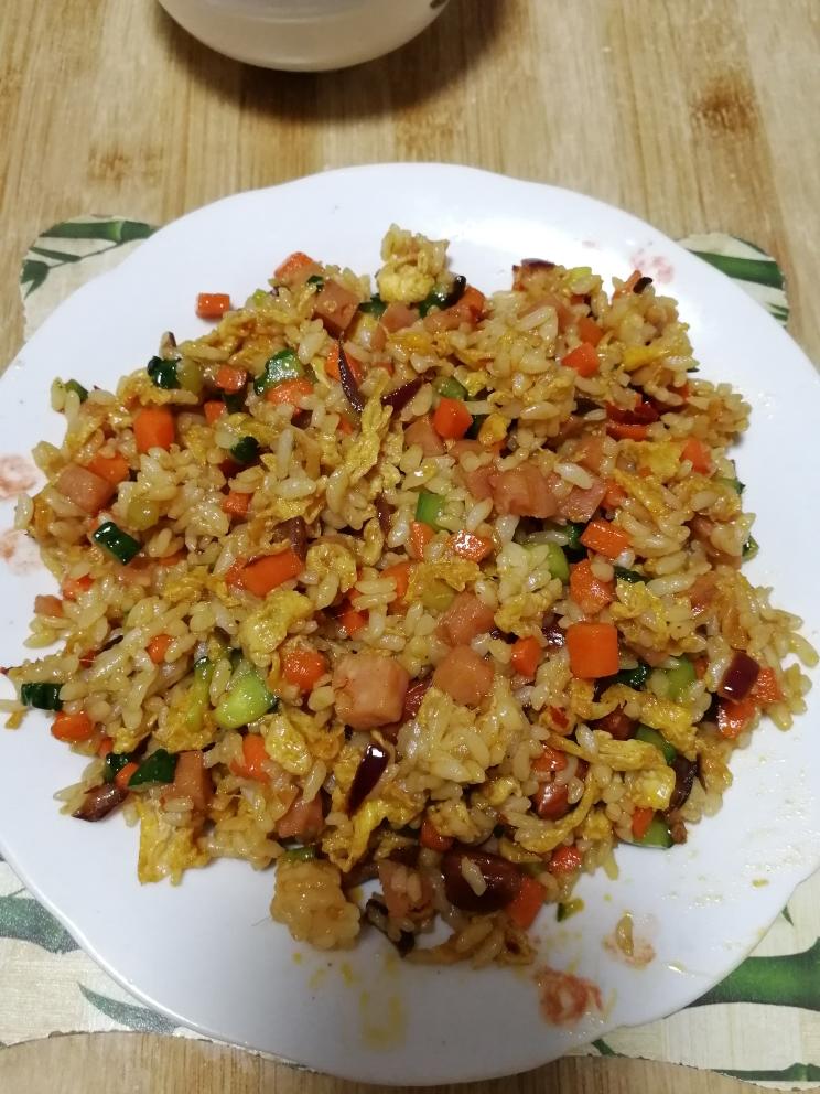 简易家常鱼香炒饭