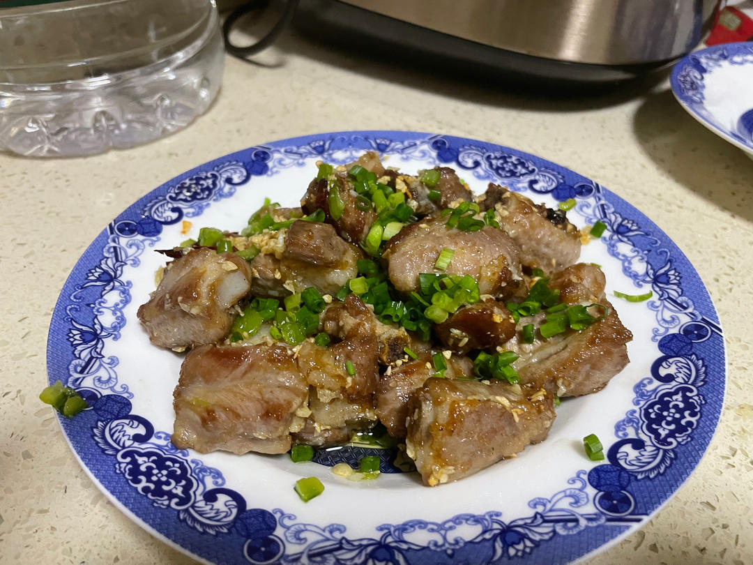 完美复刻中餐厅38块钱一份的椒盐排骨，骨香肉烂，好吃到吮手指