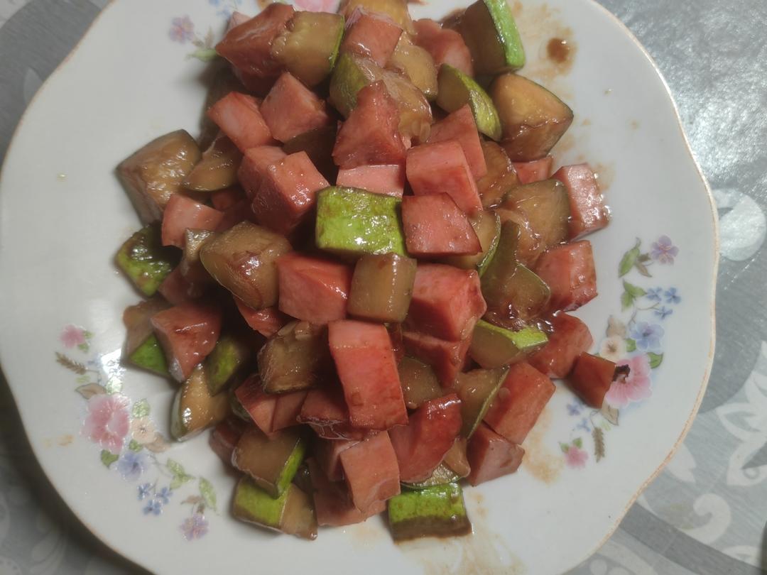 超简单的西葫芦炒火腿肠