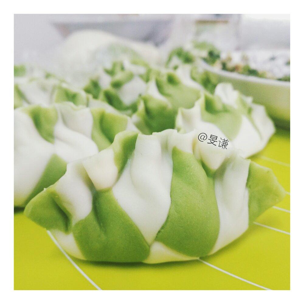 饺子 彩色饺子皮 mq旻谦做的彩色饺子皮 赞 两种颜色面团