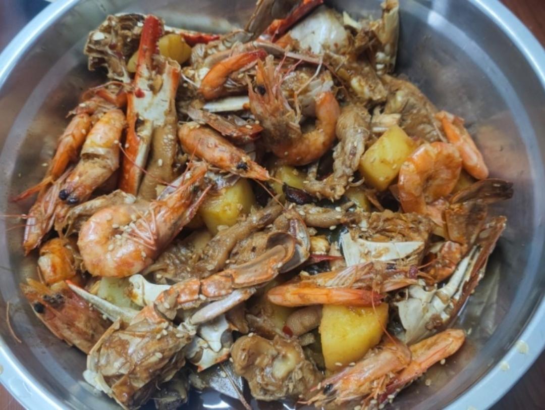 复刻某胖子158鸡爪煲，在家做要花多少
