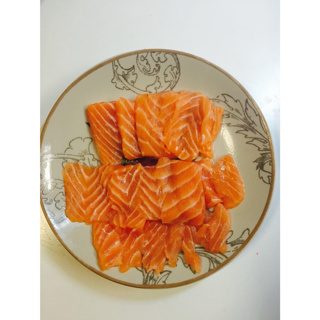 然则何时而乐做的刺身三文鱼