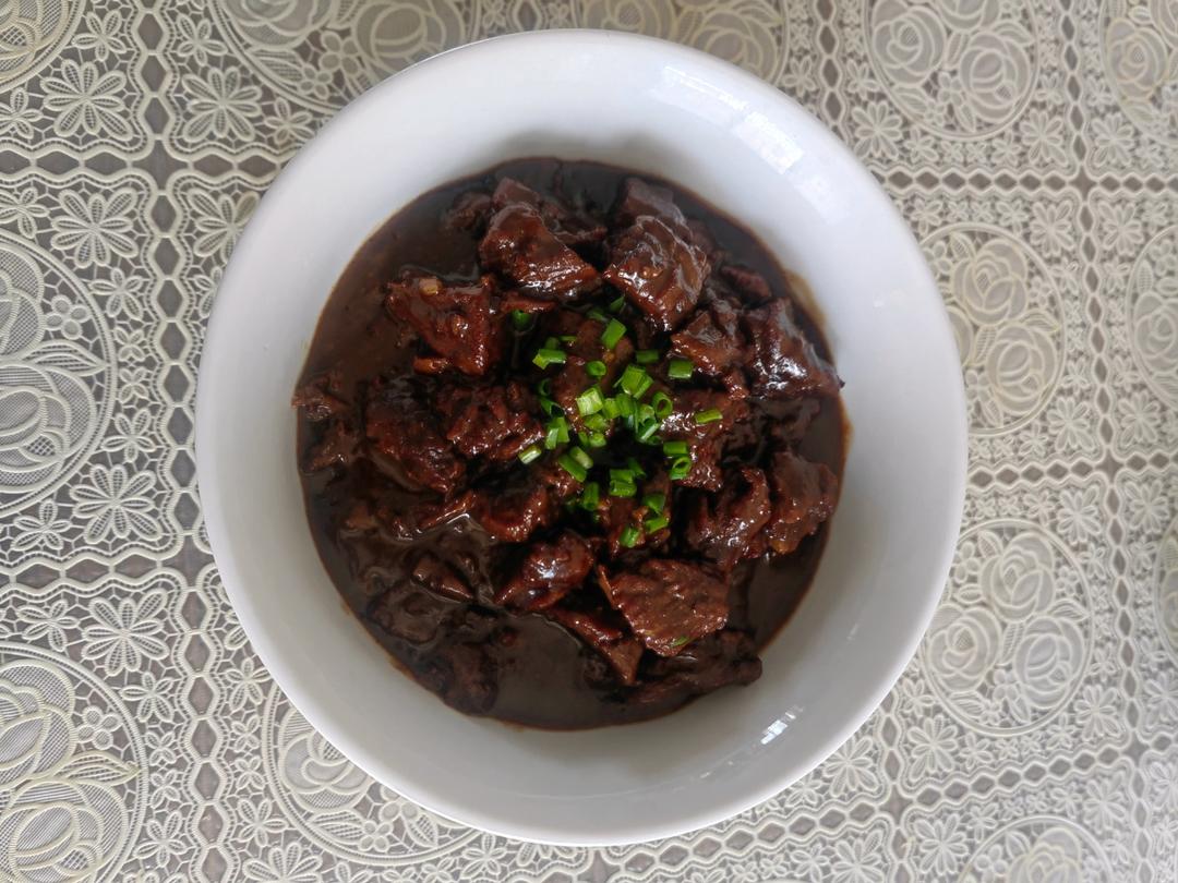 红烧牛腩煲