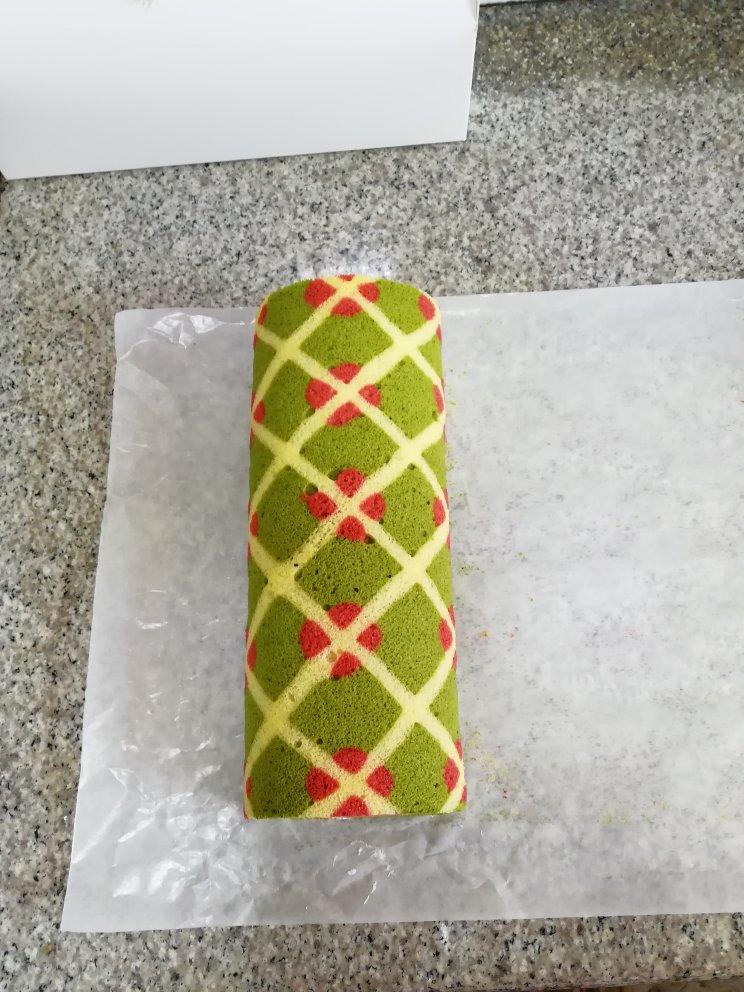 格纹抹茶彩绘蛋糕卷