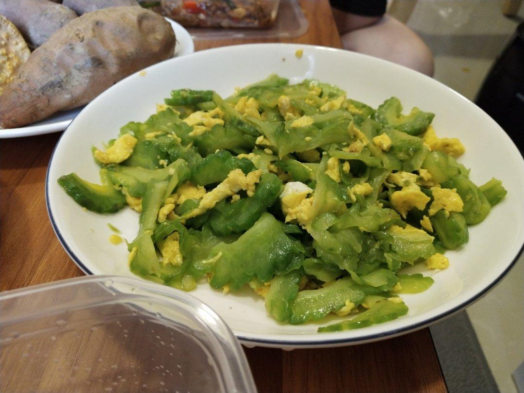 苦瓜炒鸡蛋