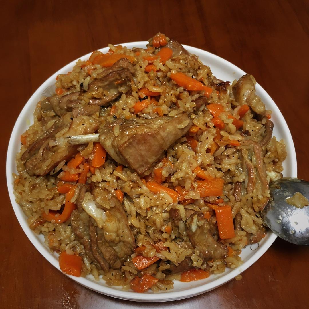新疆羊肉抓饭
