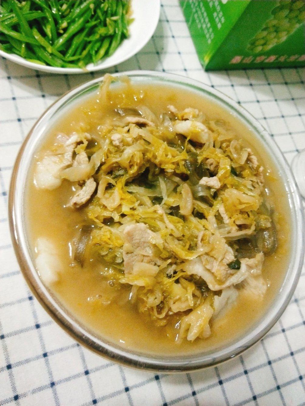 东北酸菜猪肉炖粉条