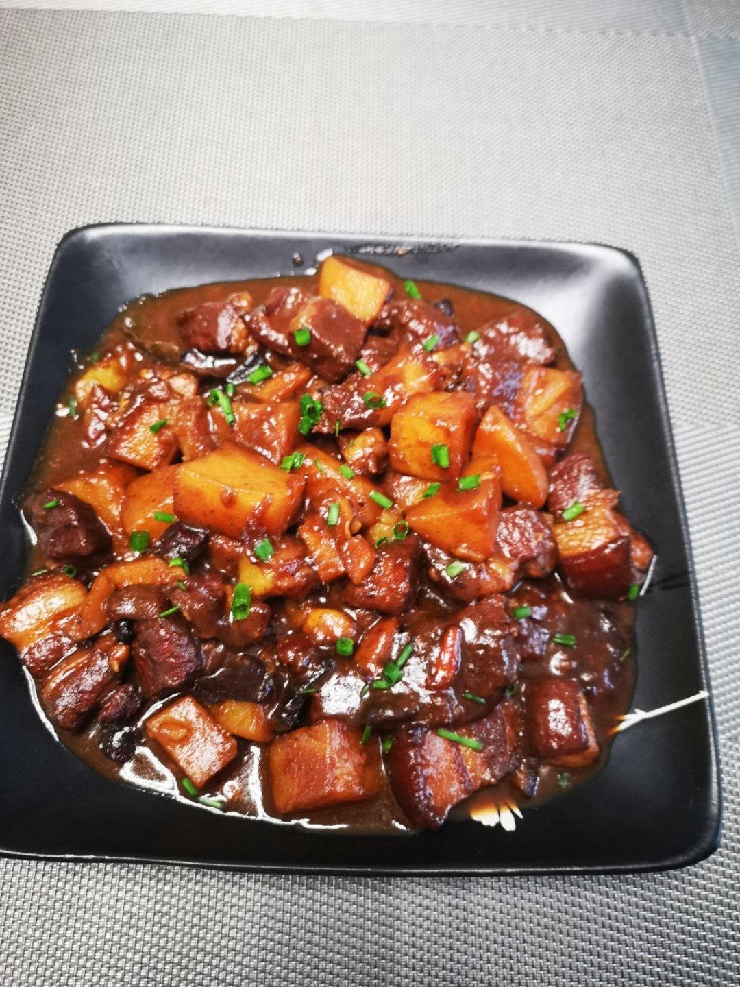 堂妈小厨——小土豆红烧肉