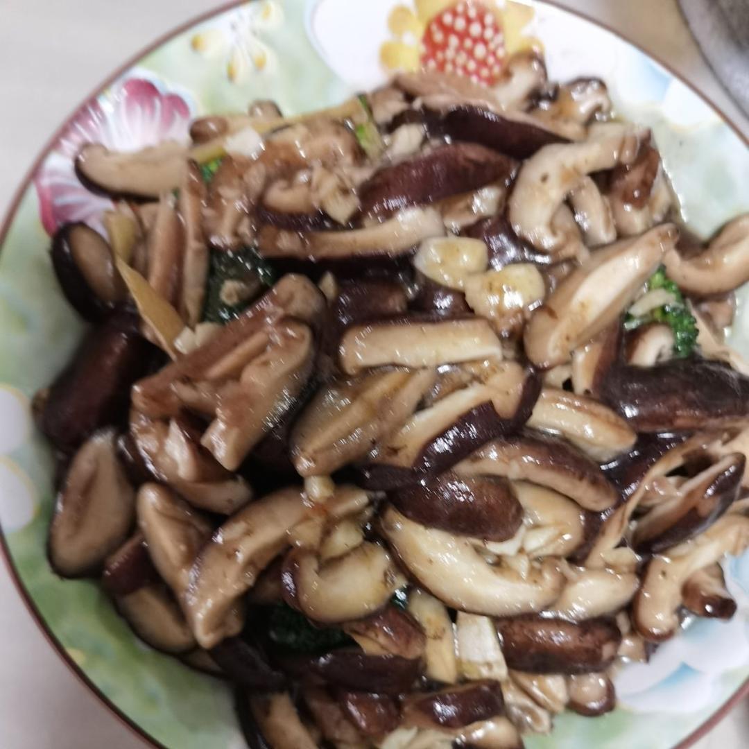 耗油西蓝花香菇