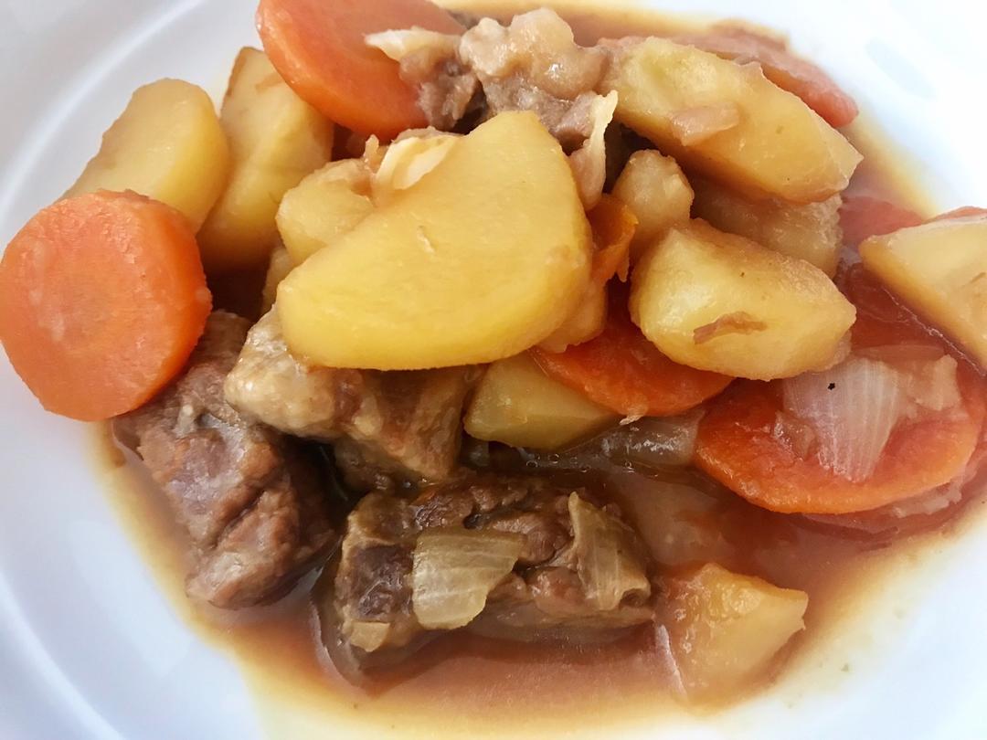沙沙土豆胡萝卜炖牛肉