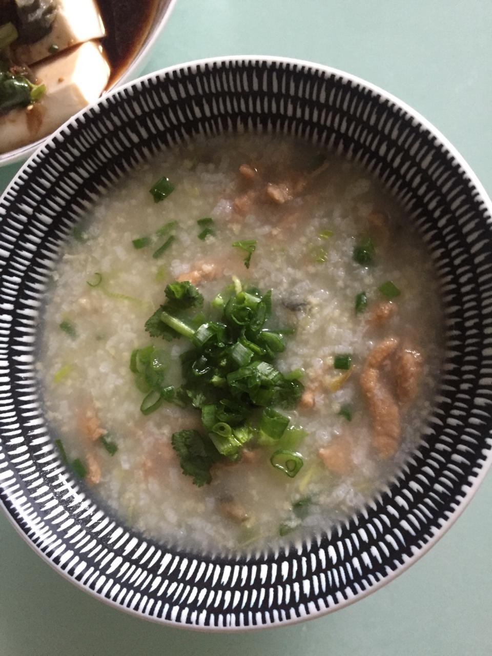 十五分钟快手之香滑皮蛋瘦肉粥(附五分钟电饭煲电压力锅更快捷方法)