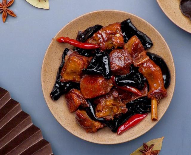 黑木耳啤酒鸭的做法