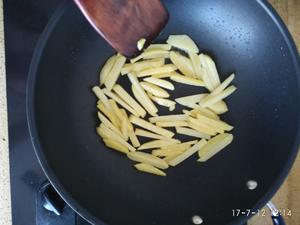 蒜苔土豆条的做法 步骤1