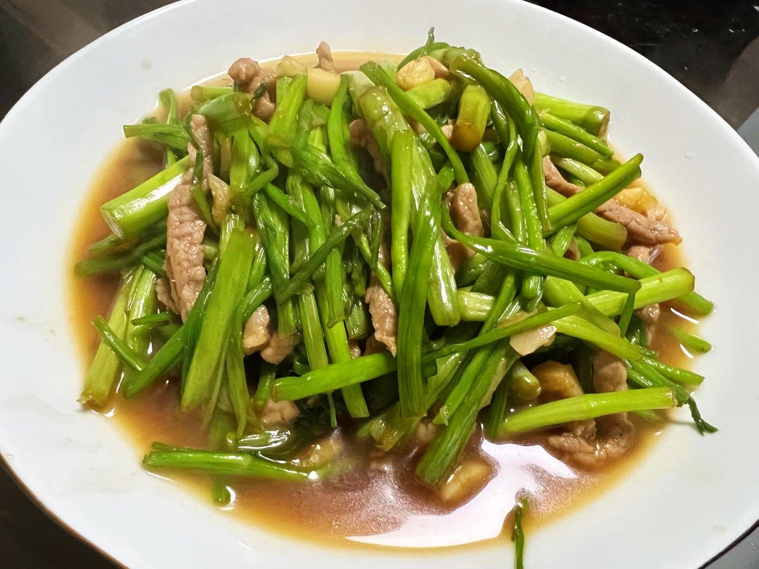水芹菜炒肉