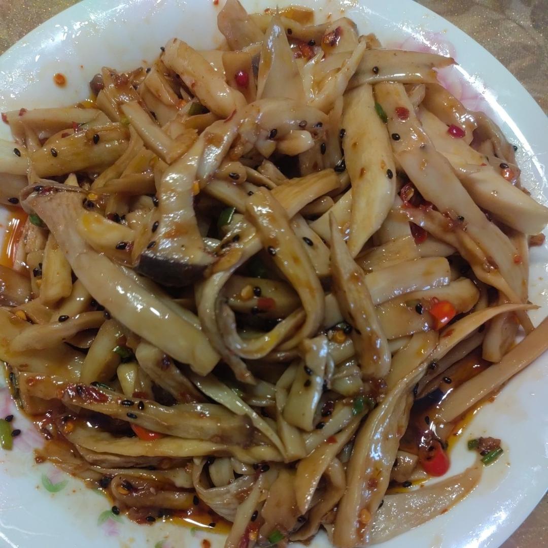 比肉还好吃的【手撕凉拌杏鲍菇】，上桌扫光光