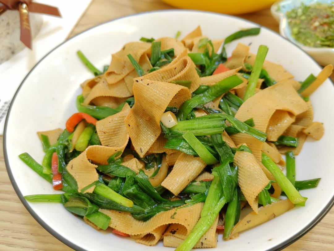 韭菜炒千张—【豆腐皮炒韭菜】