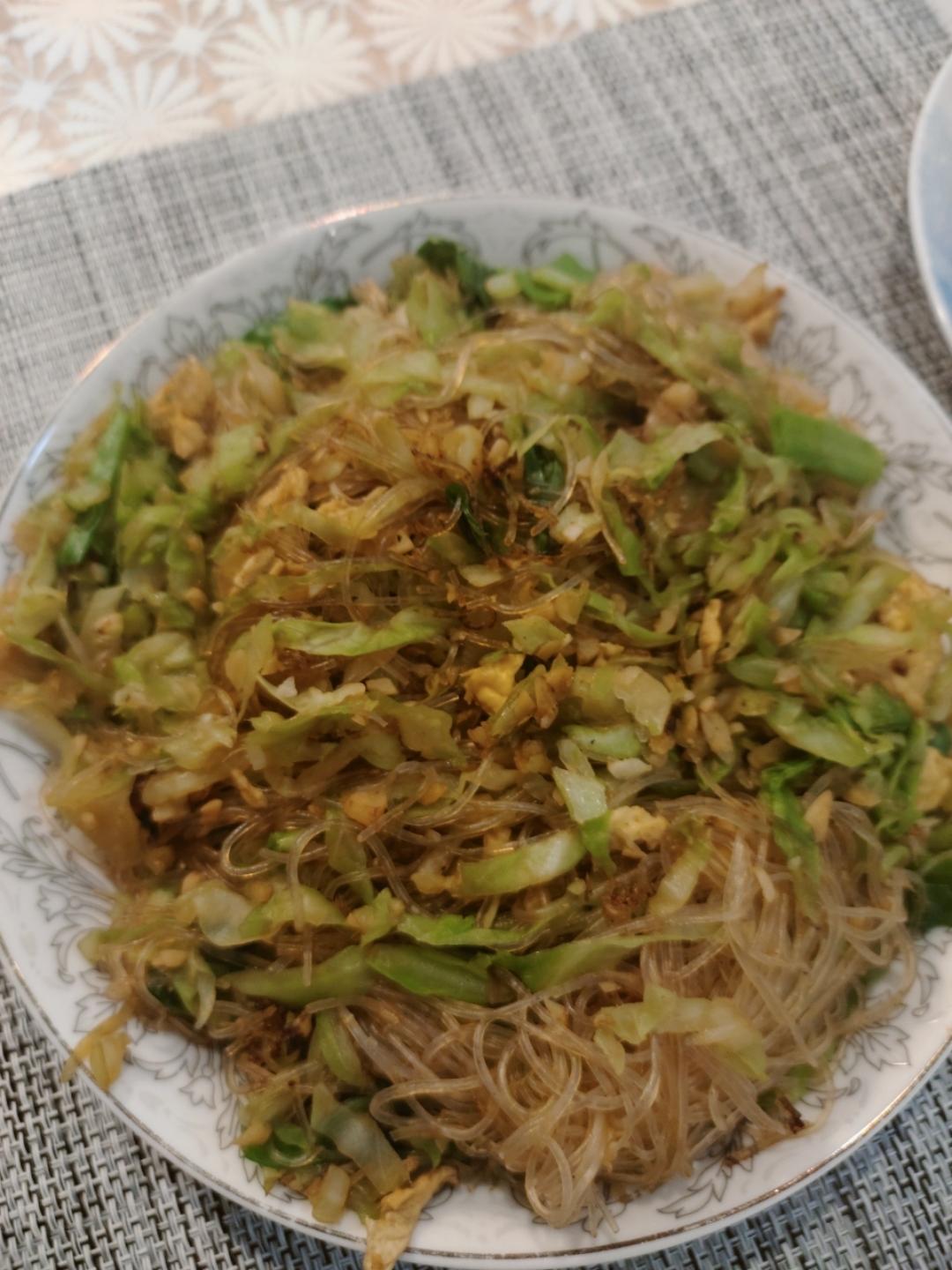 包心菜炒红薯粉丝