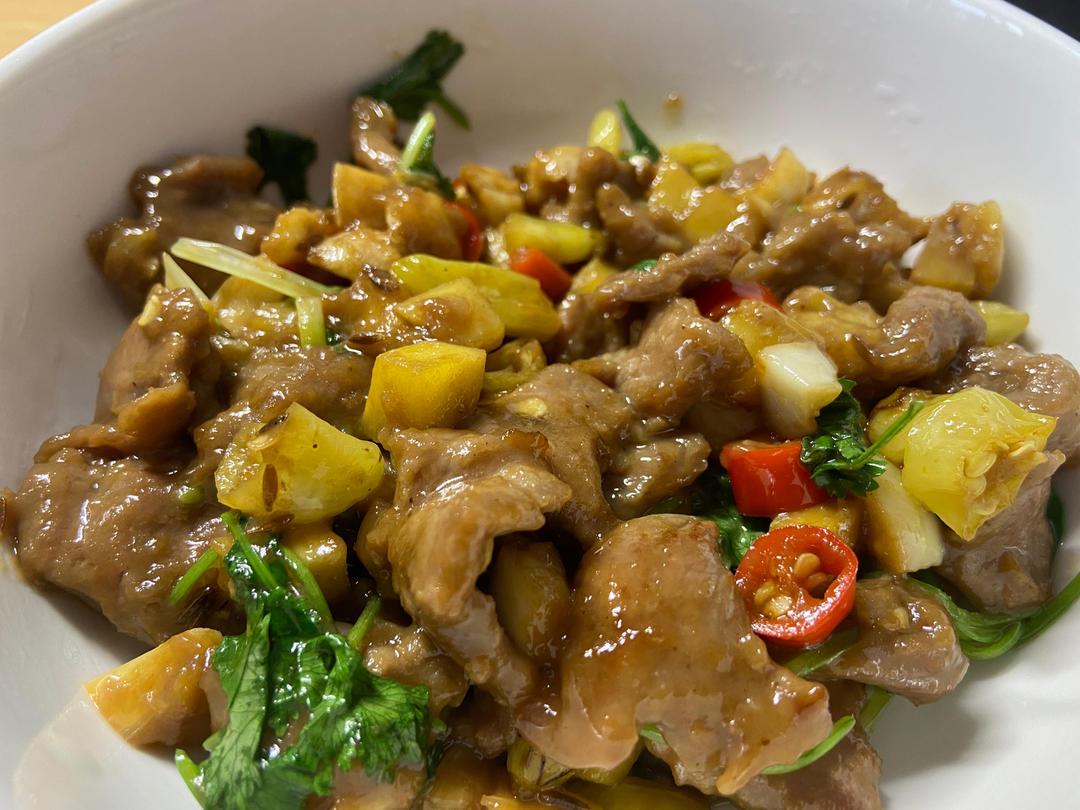 小炒黄牛肉，肉嫩味香！太好吃了简直是米饭杀手！
