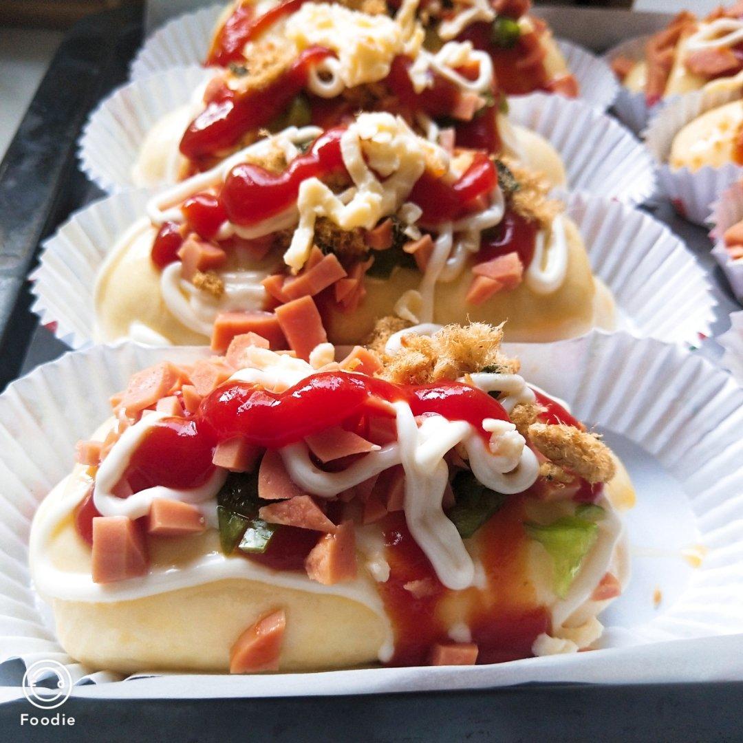 芝士火腿肉松香葱面包