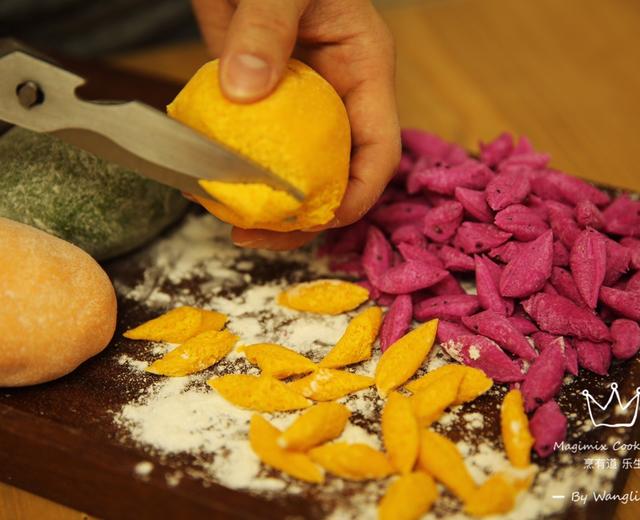 彩色蔬菜无水面团 彩色面团 面疙瘩 彩色饺子 辅食Magimix玛捷斯的做法