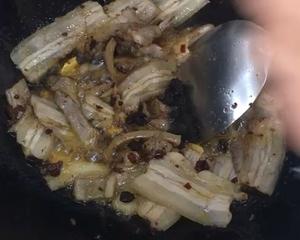 青椒豆腐干回锅肉的做法 步骤7