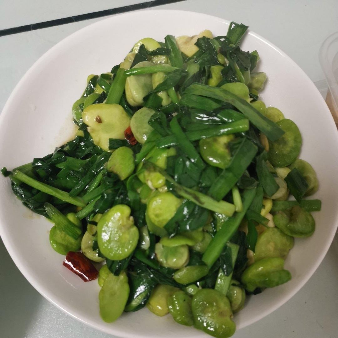蚕豆炒韭菜