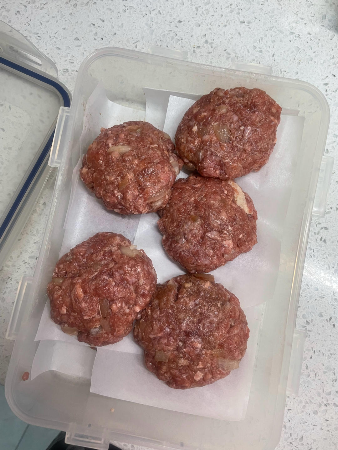 常备餐之好吃多汁的汉堡牛肉饼
