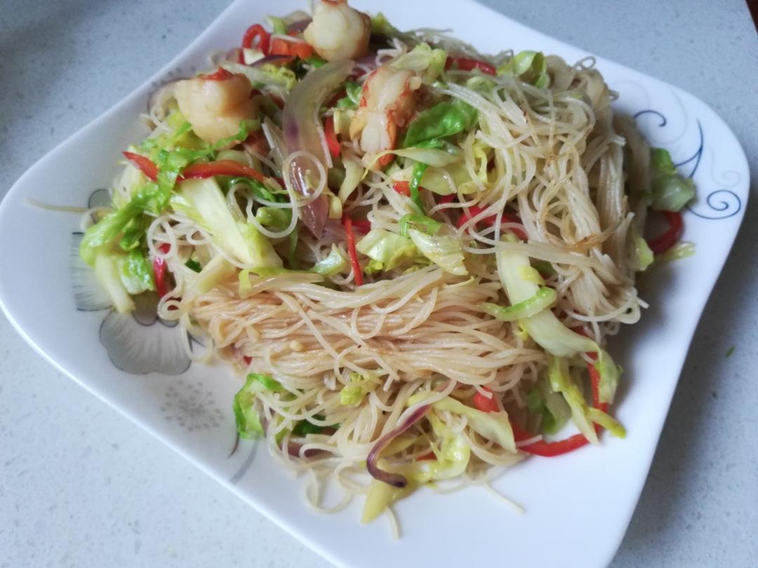 百吃不厌鲜虾炒粉干的做法
