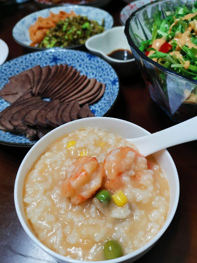 鲜虾砂锅粥