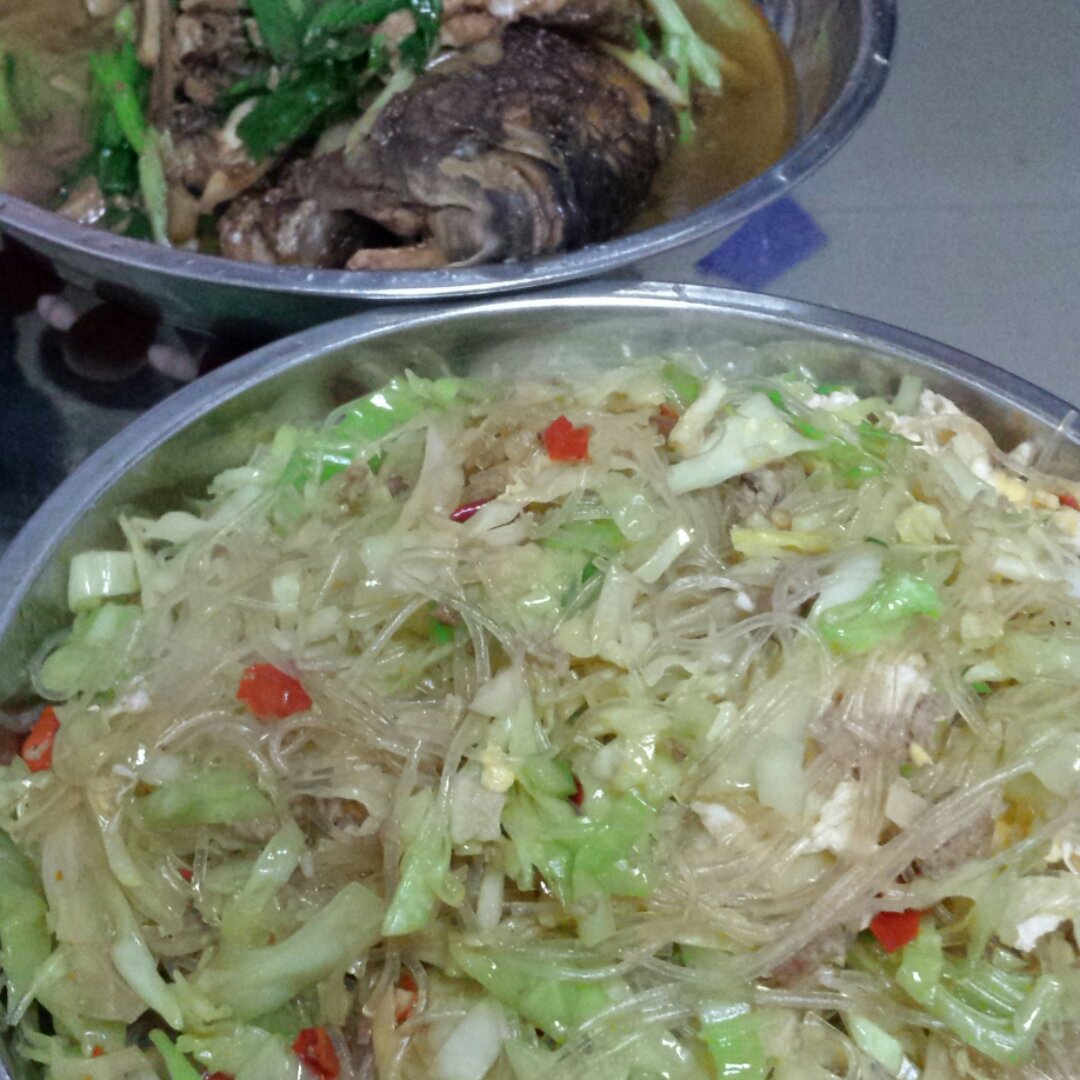 包菜粉丝炒鸡蛋