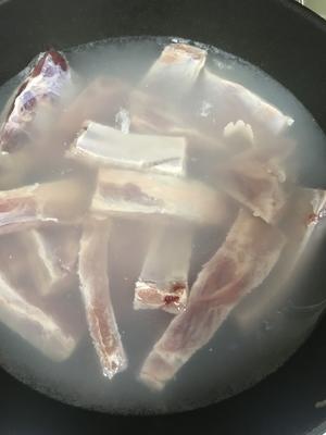 海带绿豆排骨汤的做法 步骤1
