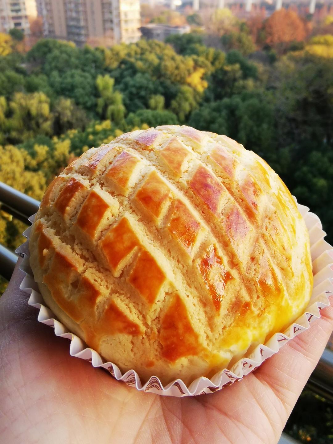 好吃到炸裂的港式菠萝包（附带制作酥皮的小视频）