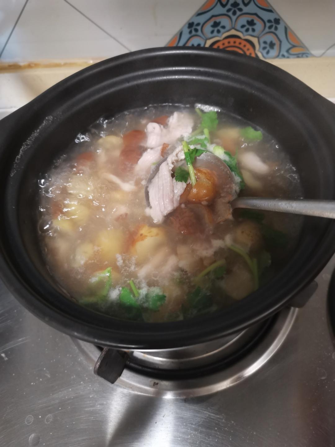 油柑板筋（瘦肉）汤