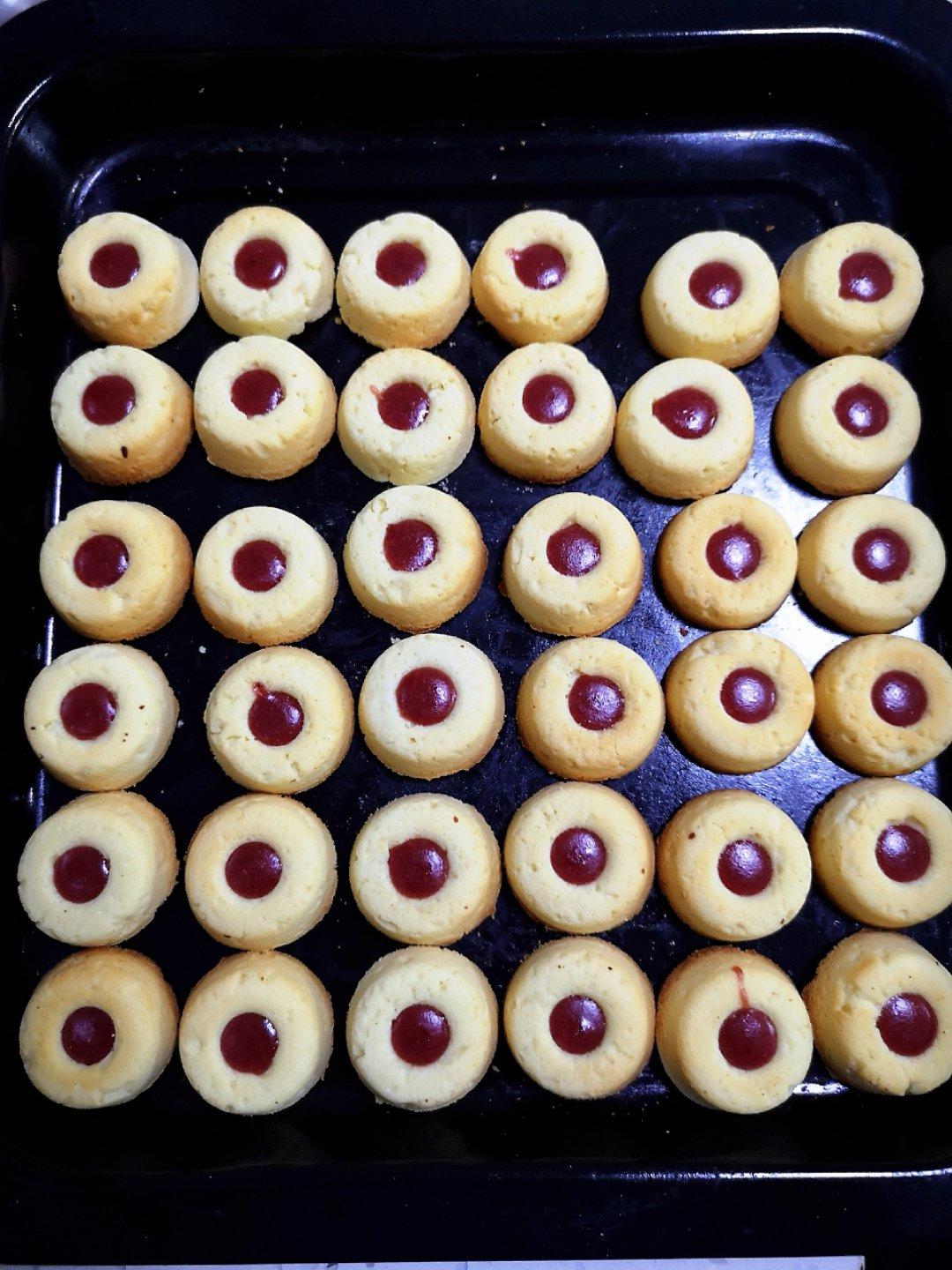 特浓奶香果酱酥饼