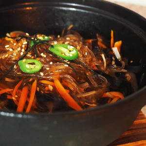 快手红薯粉丝炒杂菜——韩式拌饭的另一种topping的做法 步骤5
