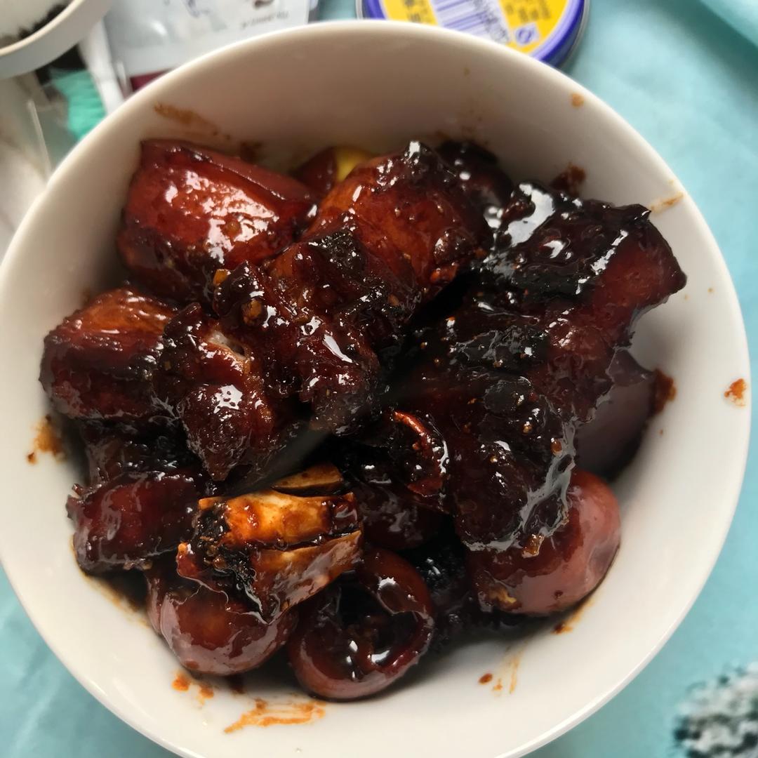 加了鹌鹑蛋后，这盘红烧肉，美味的逆天啦——鹌鹑蛋烧肉（孔瑶食谱）