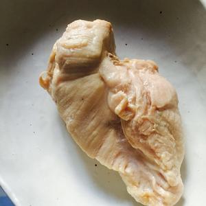 低温水煮鸡胸肉（健身）的做法 步骤3