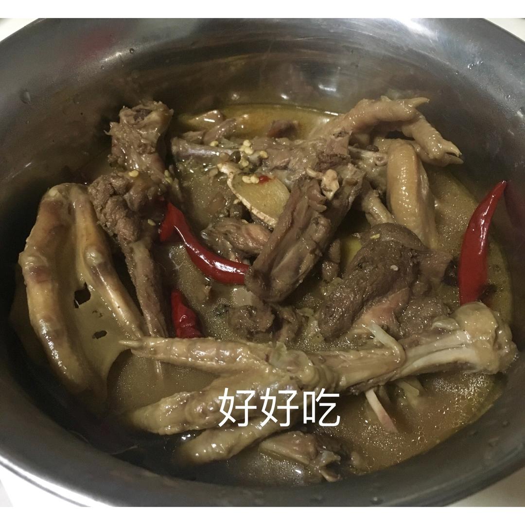 香卤鸭掌（好吃得不得了）