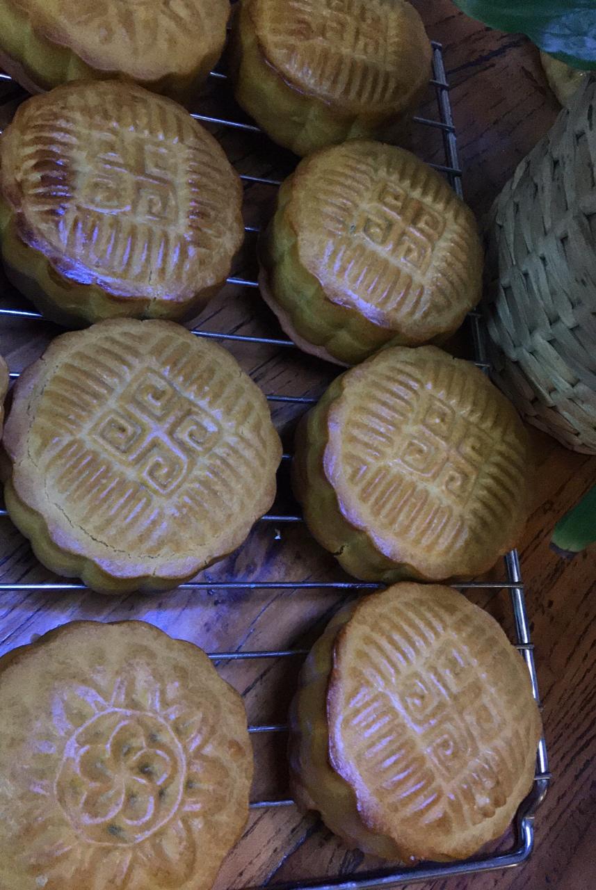 广式月饼—蛋黄莲蓉月饼