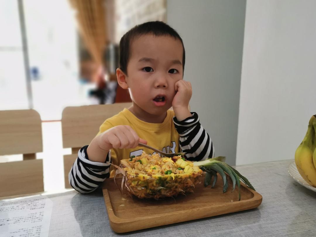 虾仁菠萝炒饭