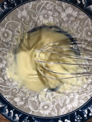 巧克力奶油奶酪霜（少黄油 免打发 可抹面 可挤花 冷藏不变硬哟！）的做法 步骤4